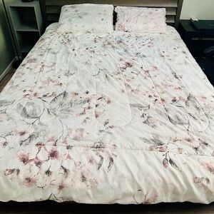 Queen Size Watercolor Blossom Comforter With 2 Sham Set